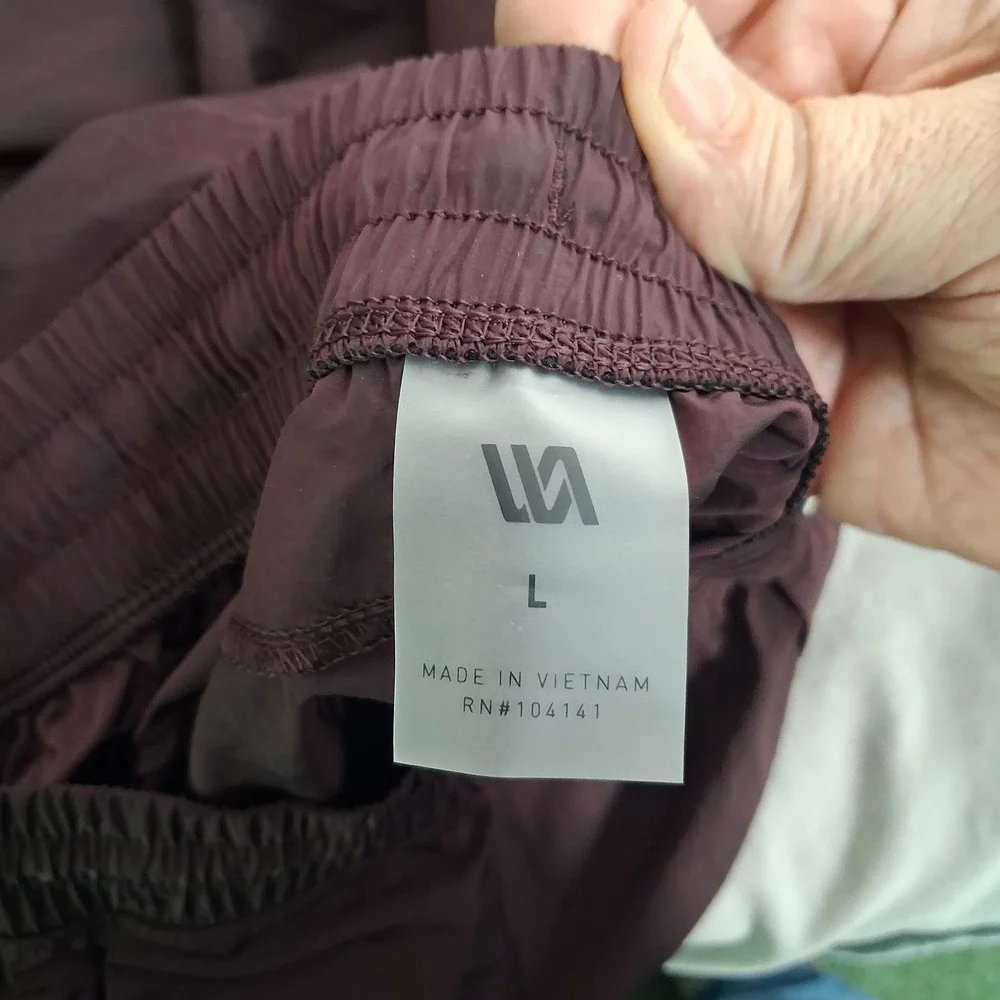 VRST All-In Short Mens Large Burgundy 7 Inch Unlined Water Repellent